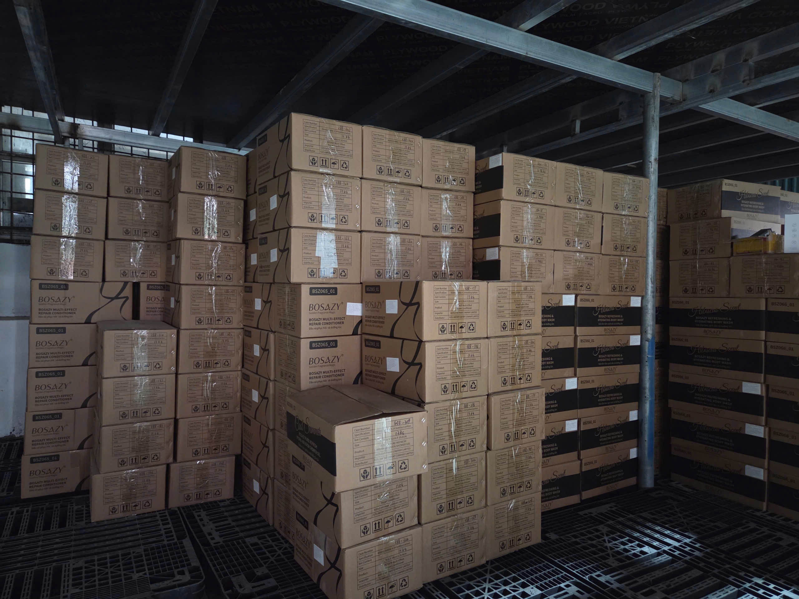 Kho hàng Lê Triết 2